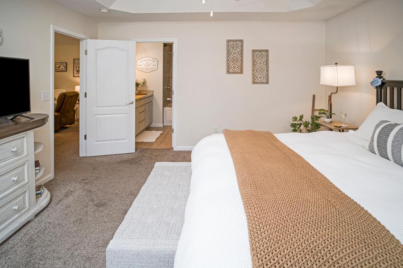 فيلا Luxe Quiet Townhouse W/Parking/Pool/By Dollywood بيدجن فورج المظهر الخارجي الصورة
